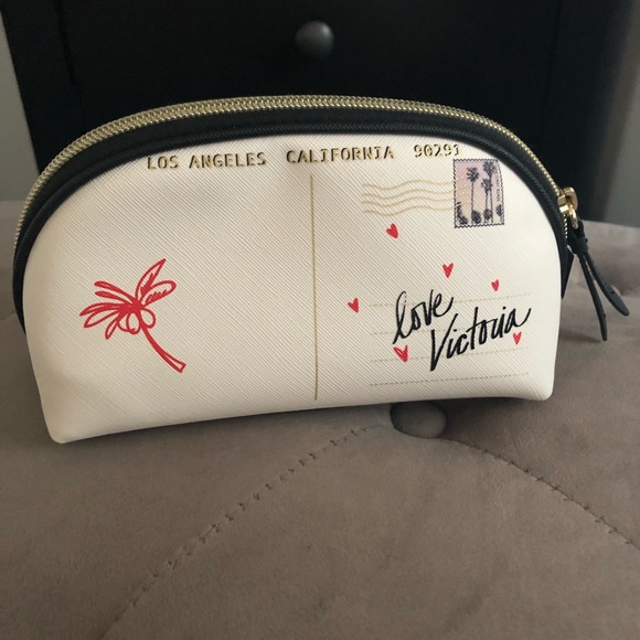 Victoria secret makeup bag - Picture 3 of 3